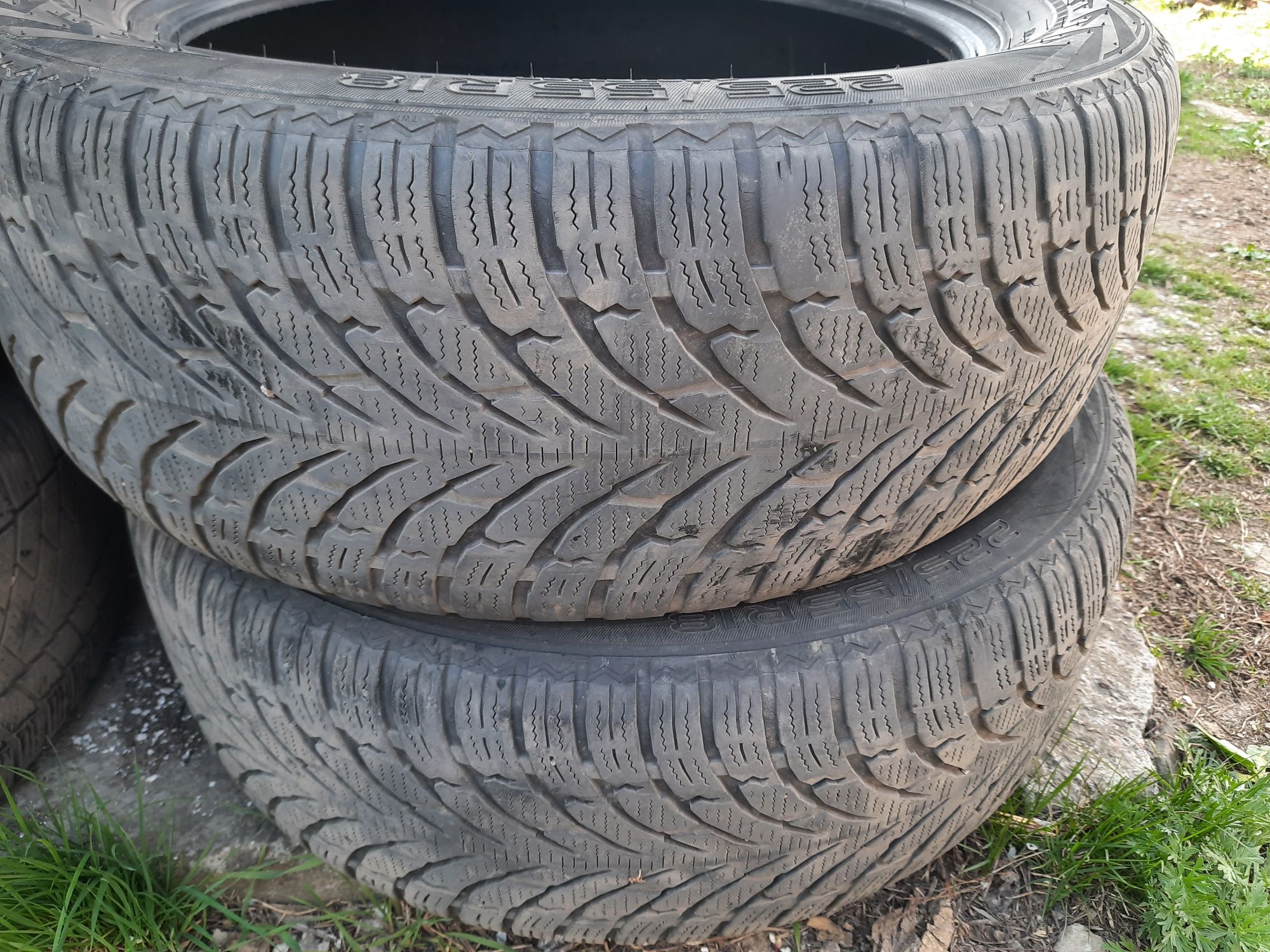 Шини 225/235 r18