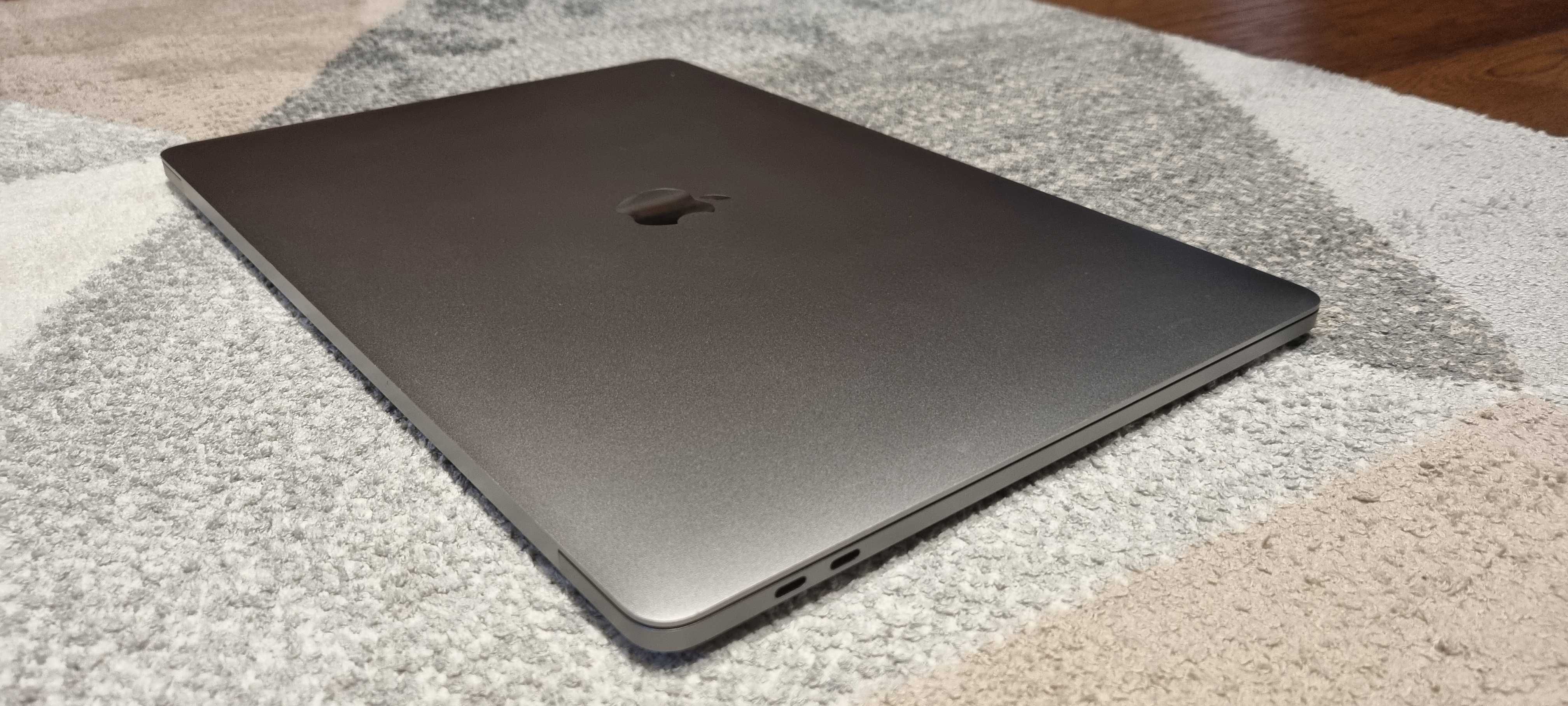 MacBook Pro 15" 2018 i7-8750h 2.2GHz 32GB 256SSD