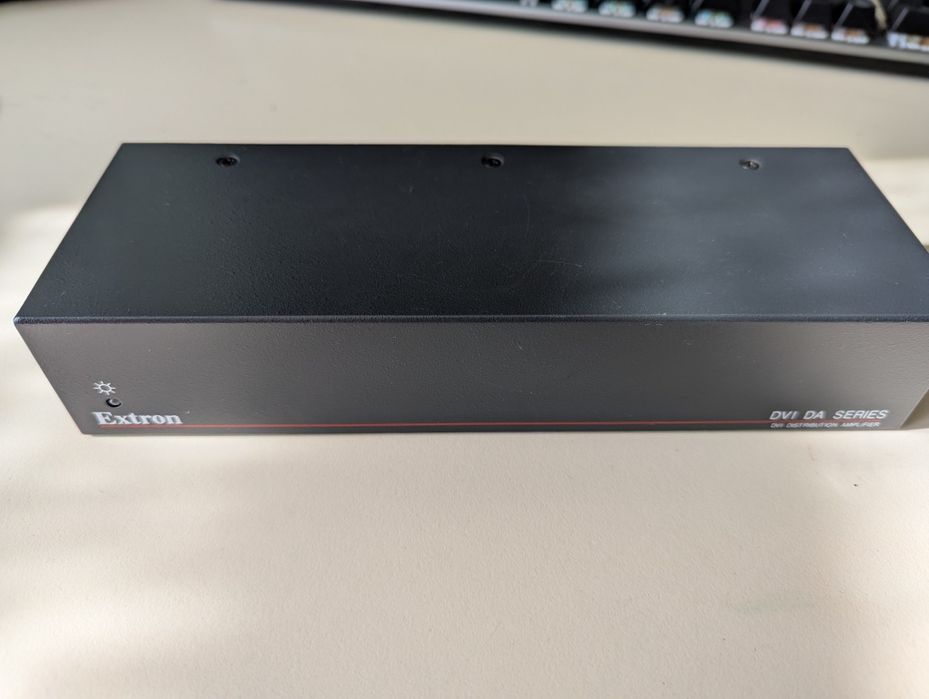 Підсилювач-розподільник Extron dvi da2