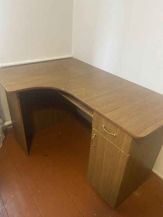 Продам стіл письмовий , для компютера б/у