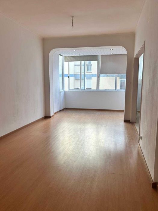 Apartamento T1 em Linda-a-Velha