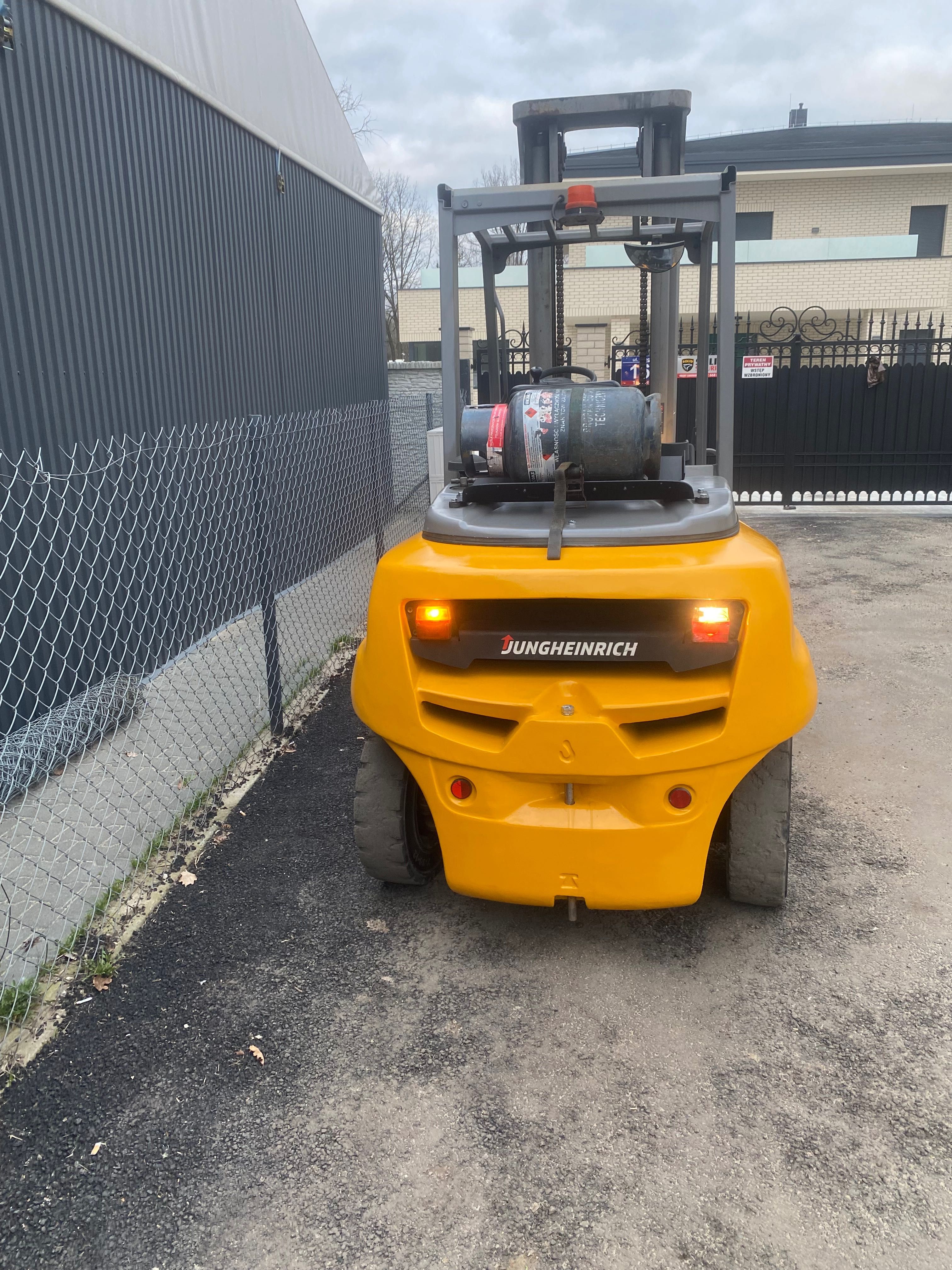 Jungheinrich TFG S50, czołowy wózek widłowy spalinowy LPG 5 ton widlak