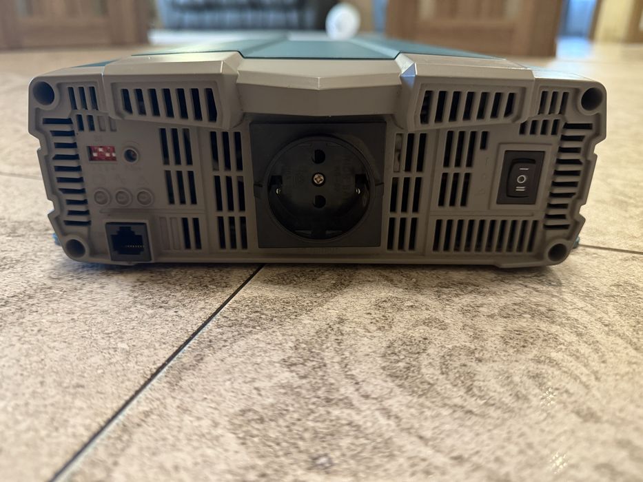 Синусоїдальний інвертор Mastervolt 12/2000