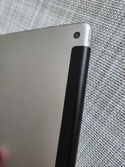 Планшет Apple iPad (A1954) 32GB Wi-Fi + Cellular Space Gray (MR6Y2)