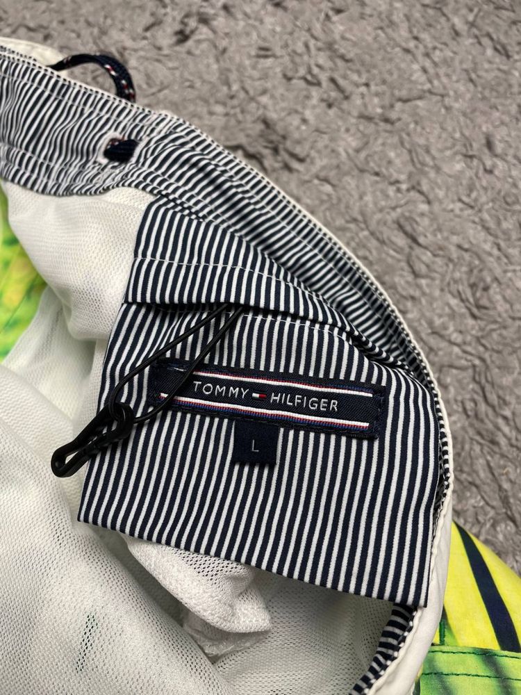 Шорты Tommy Hilfiger