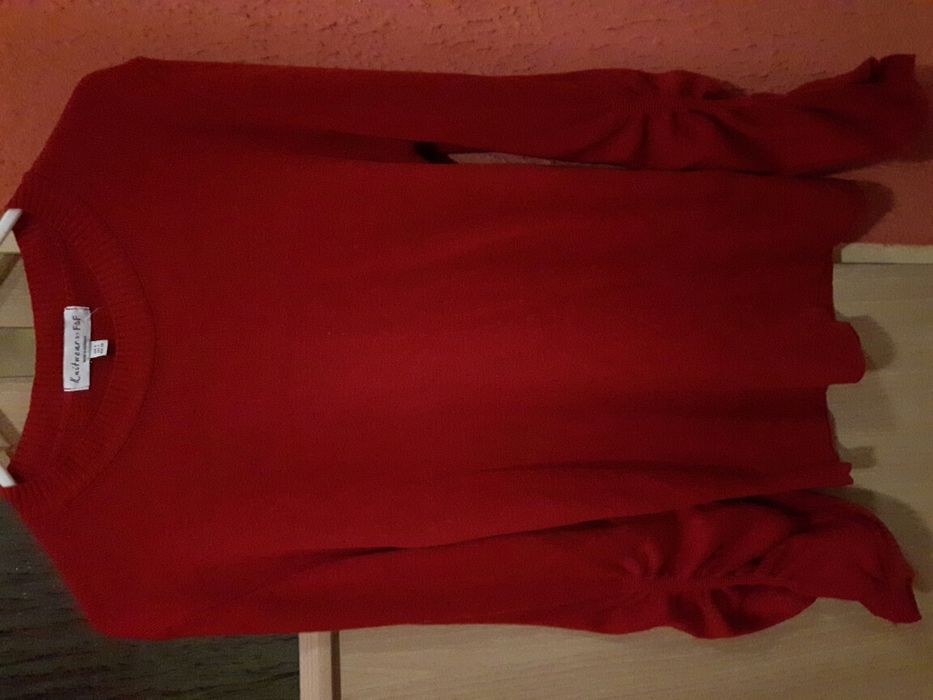 Sprzedam sweter czerwony
