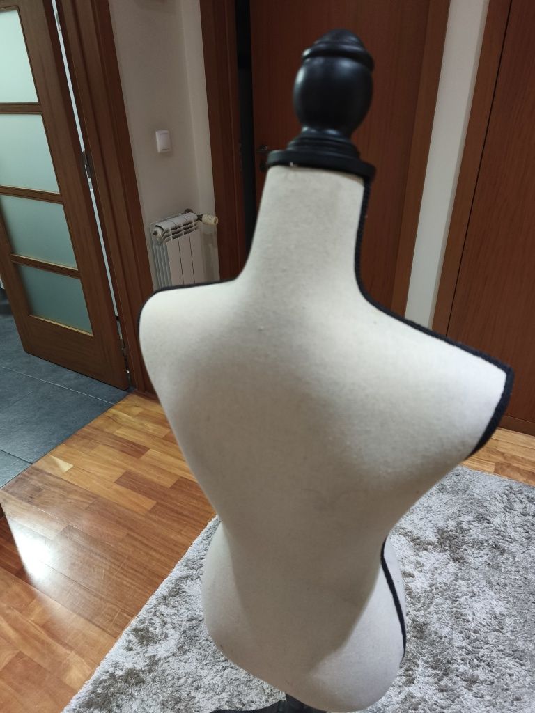 Cabide Manequim feminino