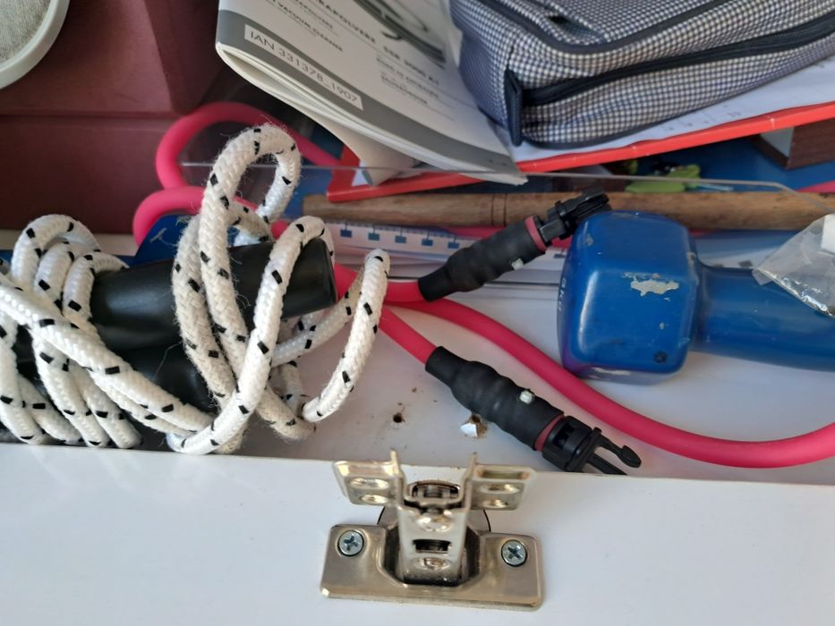 Aparador móvel para tv branco com pés