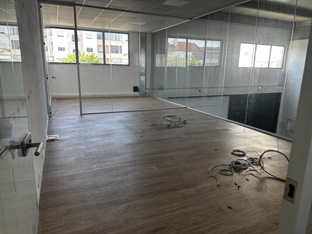 Armazém 500m2 com Escritório