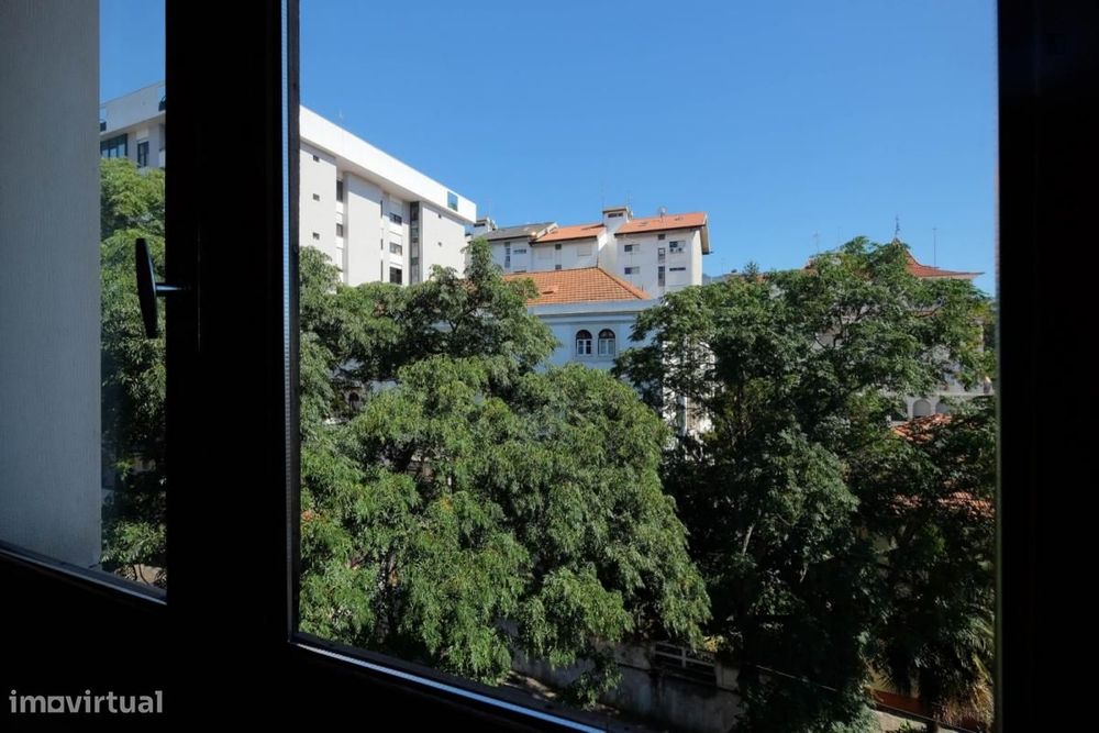 Quarto - localizado em Montes Claros Coimbra