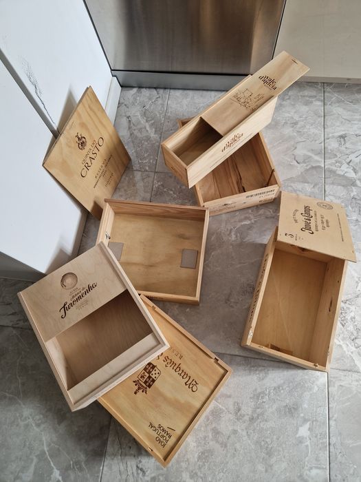 Caixa de vinho em madeira