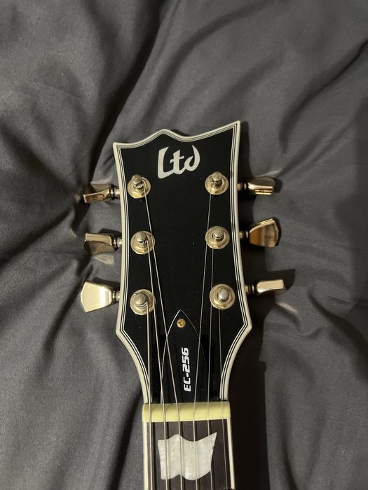 Guitarra ESP LTD EC-256 Black