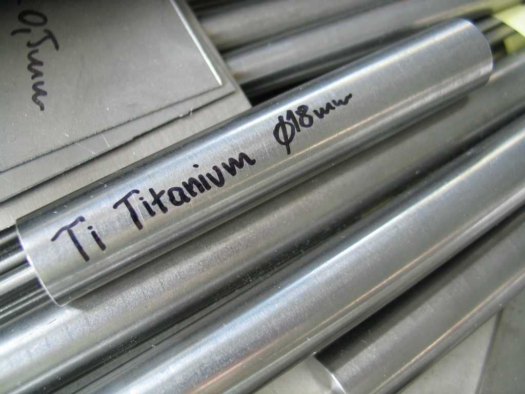 Tytan Ti formatka blacha lub tytanowy pręt wałek śruba tunig KJS