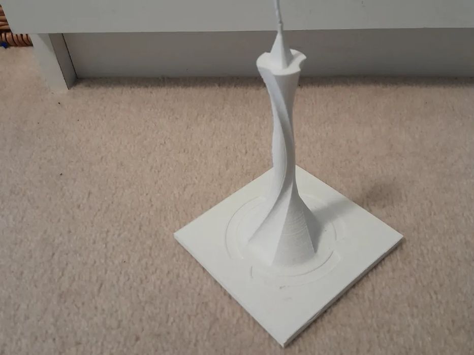 Gracioso Arranha-céus Futurista Spiraxis