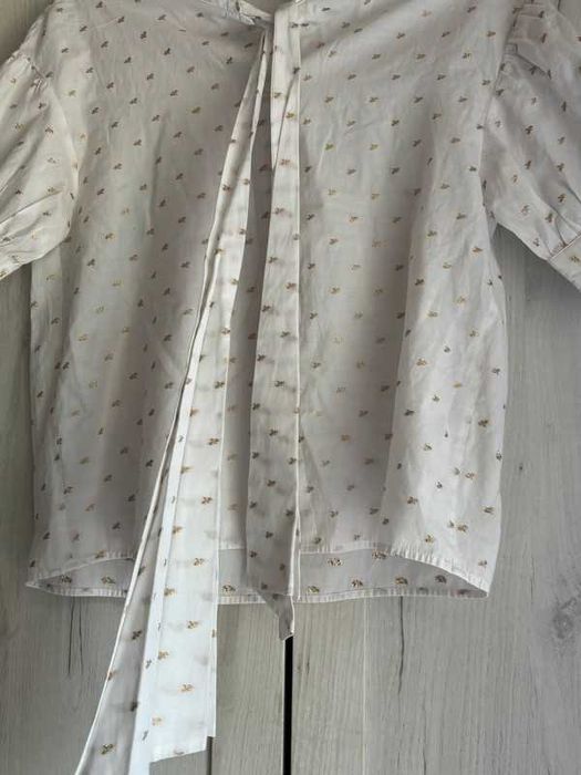 Elegancka biała bluzka ze złotą nitką  S