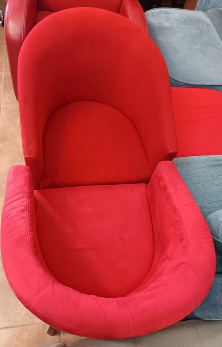 Cadeirões vermelhos