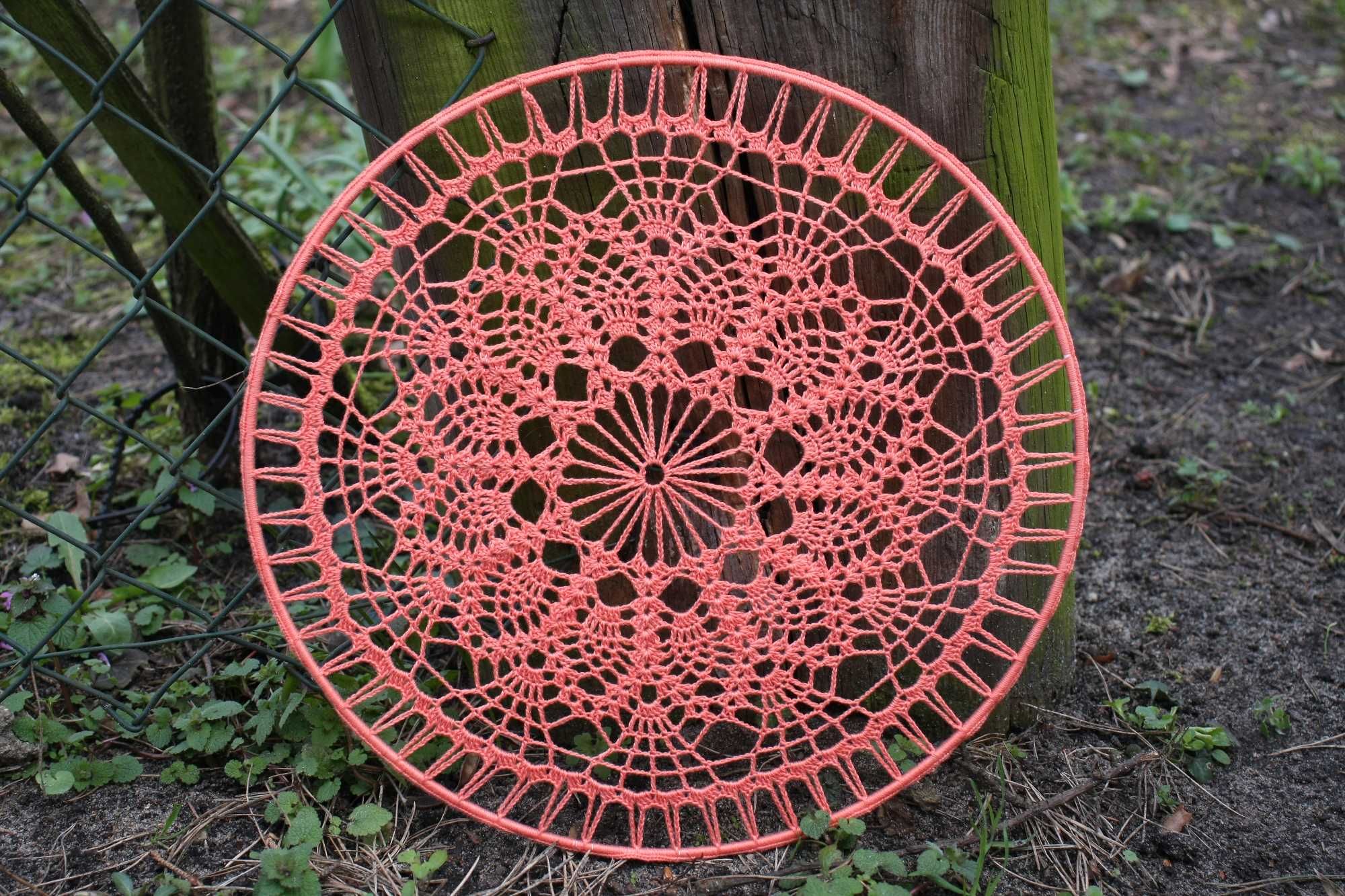 mandala szydełkowa 35 cm kolor koral, na łapacz snów