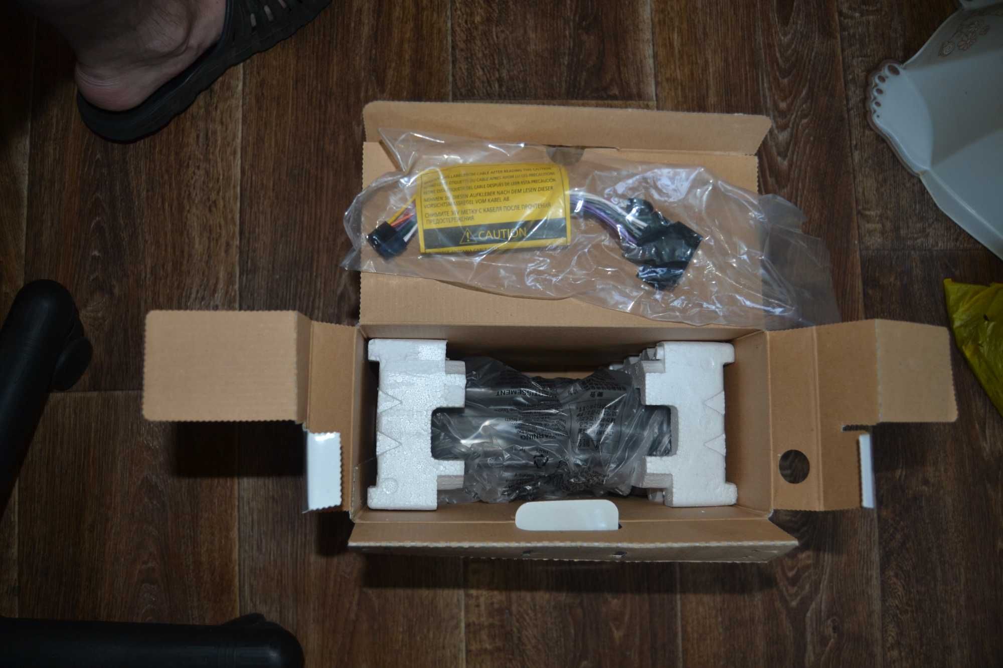 Авто магнитола JVC KD-R437! AUX, USB, CD, MP3! Новая! Без панели!!!