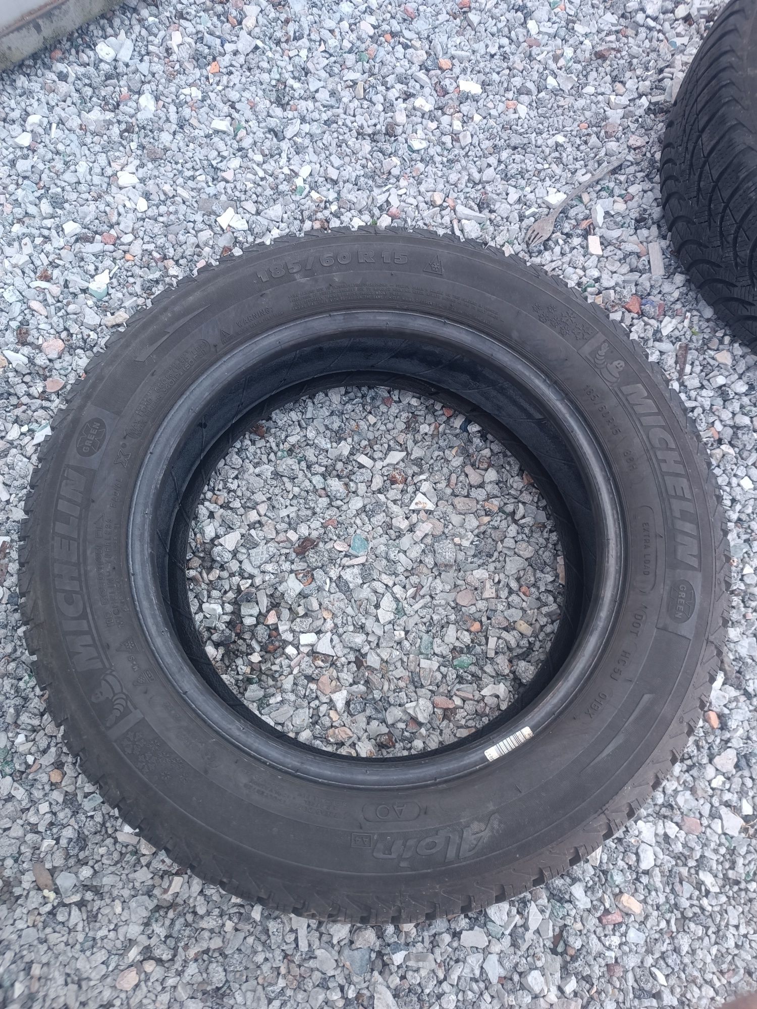 185/60R15 Dwie opony zimowe Michelin