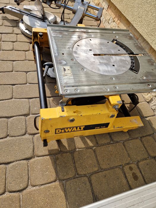 Piła Dewalt DW743 ,Elu