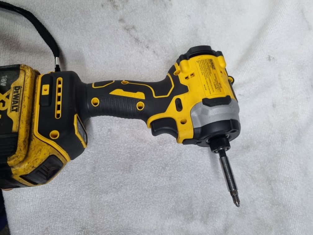 Impak DeWalt DC850 Zakrętarka udarowa