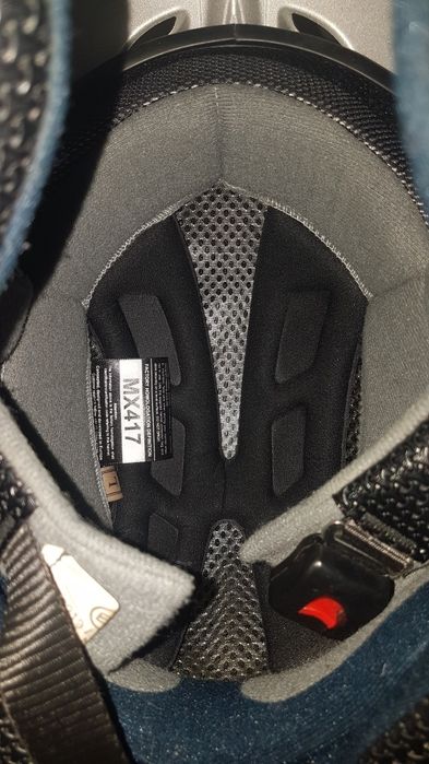 Capacete + capa protetora