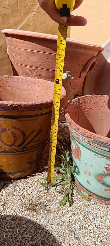 Vasos e potes em barro/terracota, tamanhos diferentes