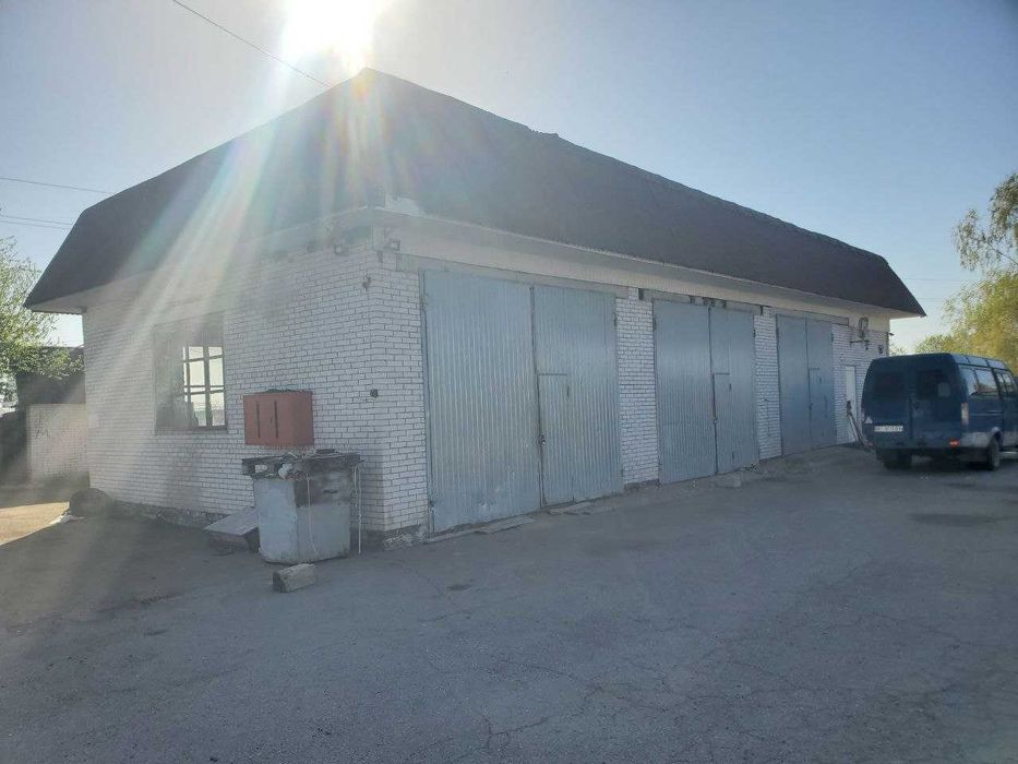 Гаражі під СТО, Комплекс з трьох гаражів.