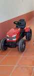 Trator Massey Ferguson criança