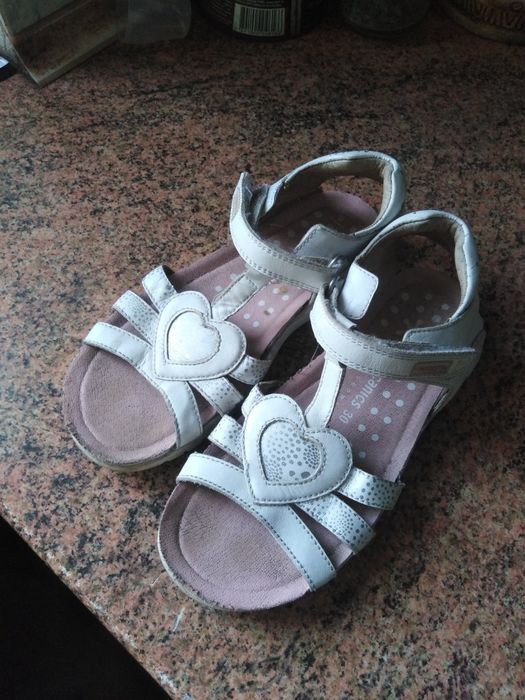 Фірмові босоніжки з ортопедичною встєлько.