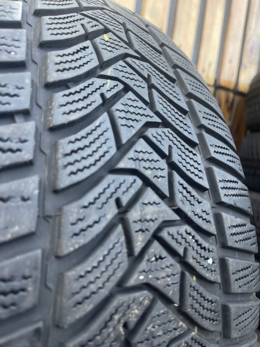225/50 R17 Dunlop шини зимові 22 рік