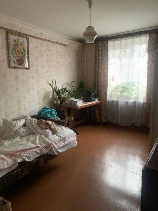 Продам 3-х кімнатну квартиру м. Зміїв