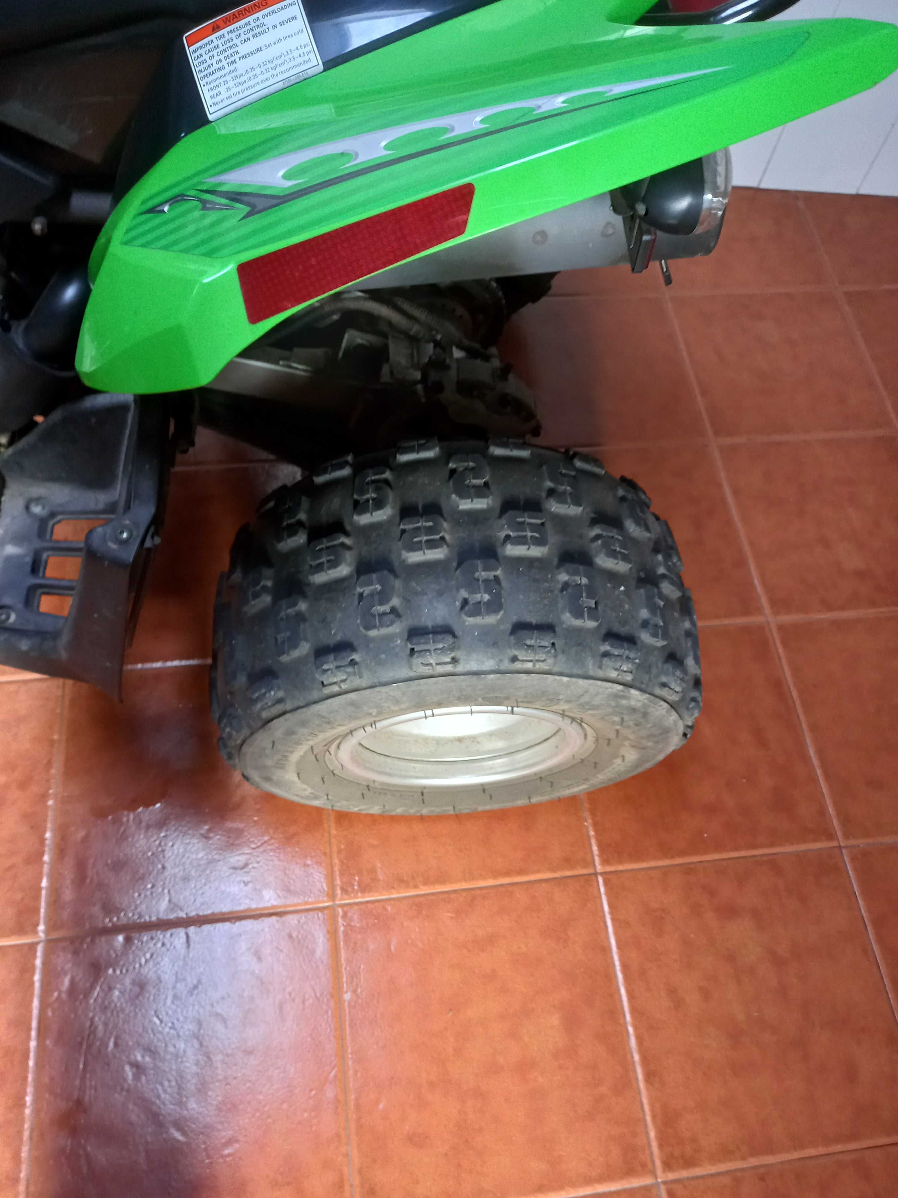 Moto 4 artic cat 250 dvx