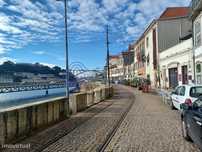 Escritório localizado no Cais das Pedras em Massarelos