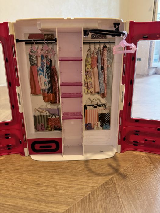 Шафа для Барбі оригінал
