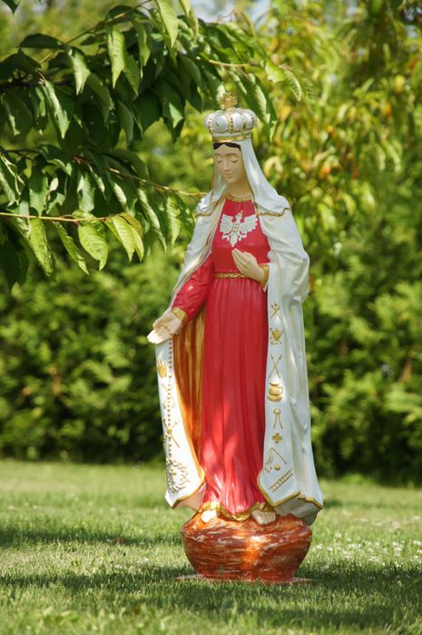 Figurka Matka Boża Królowa Polski. Do ogrodu. Licheńska Boska Rzeźba