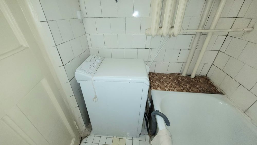 2к.Металлургів. Сталінка. Окремі кімнати. 2 поверх.