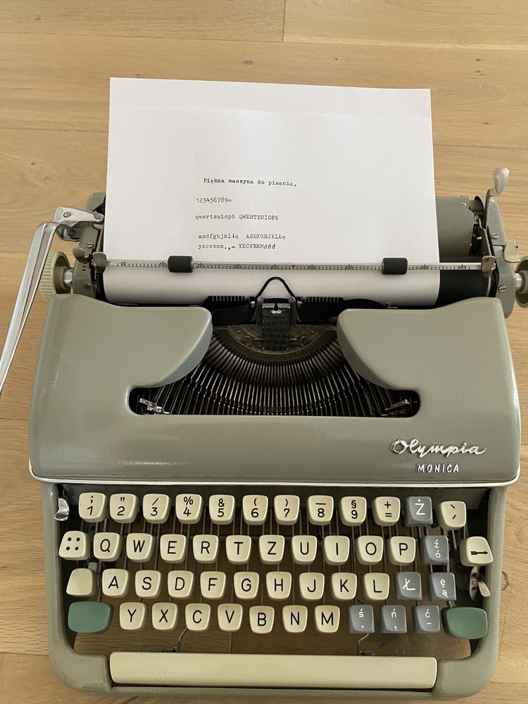 Maszyna do pisania Olympia Monica retro
