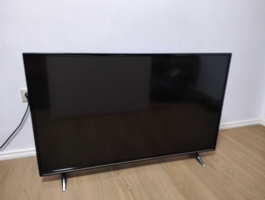 Tv muito estimado "49"