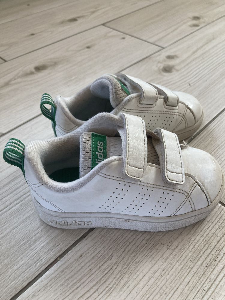 Кроссовки белые Adidas, размер 23, по стельке 14 см