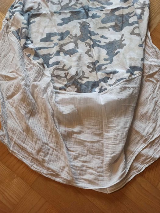 letnia sukienka ze wzorem moro UNISONO