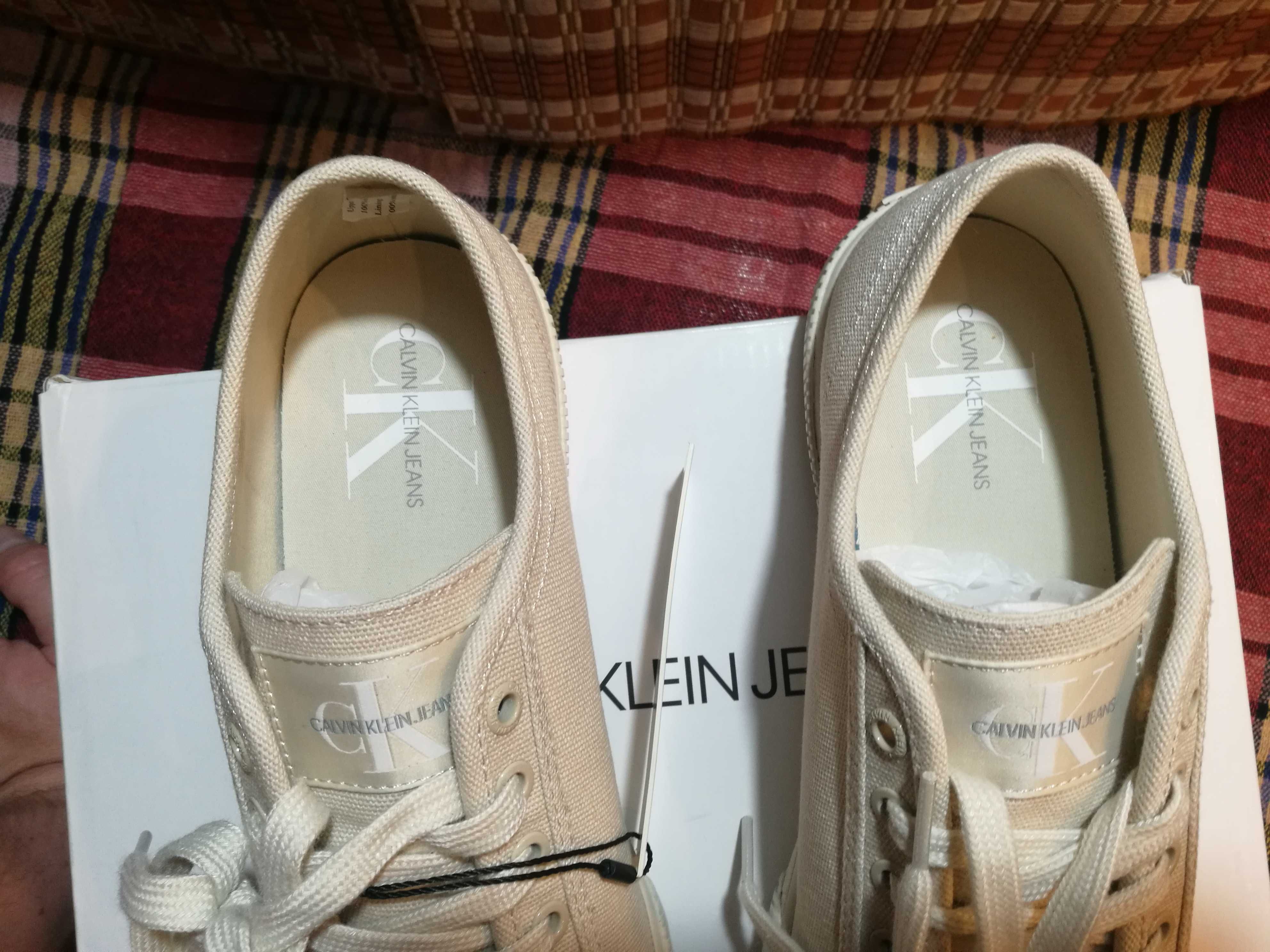 Nowe Tenisówki Calvin Klein Jeans - YM0YM00254 Muslin roz 41 - unikat