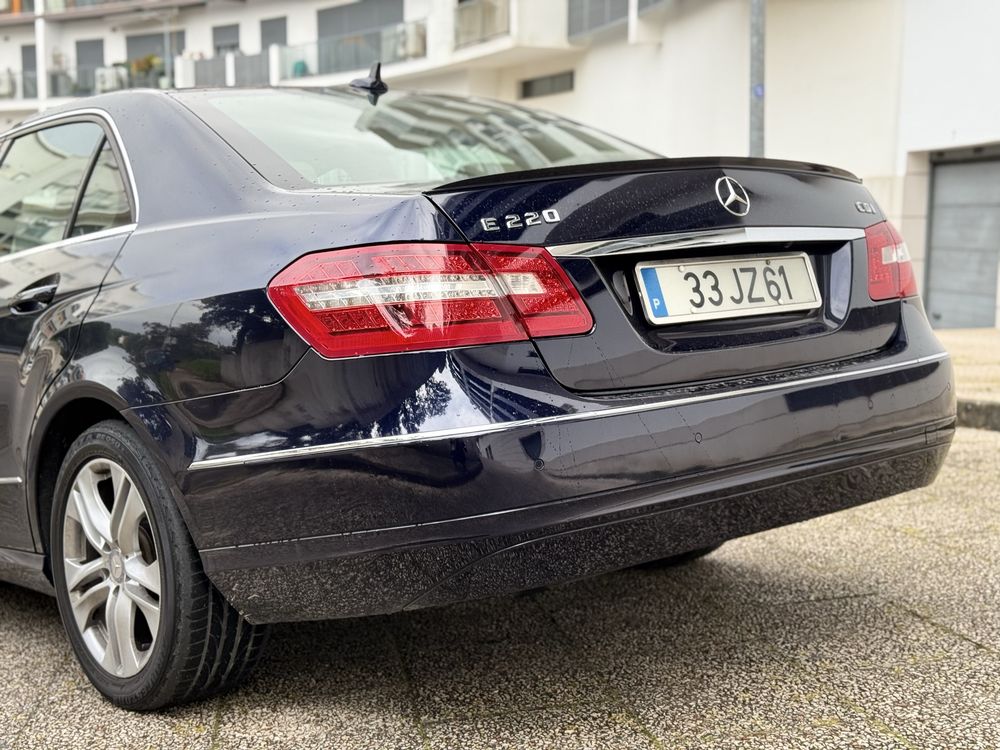 Mercedes-Benz E 220 CDi Avantgarde BlueEfficiency Auto.