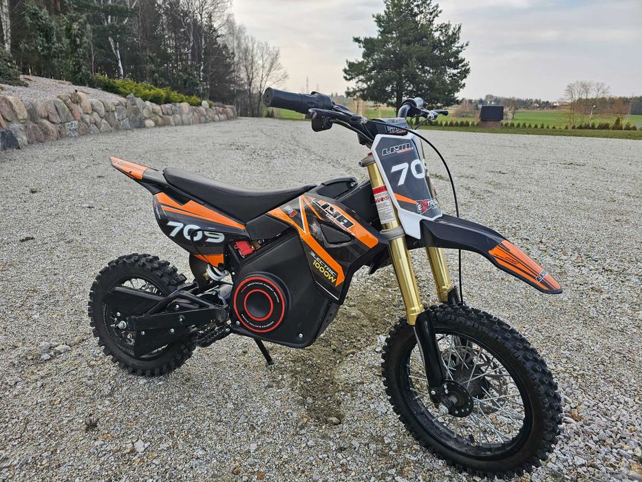 Cross elektryczny dla dziecka LIYA 709