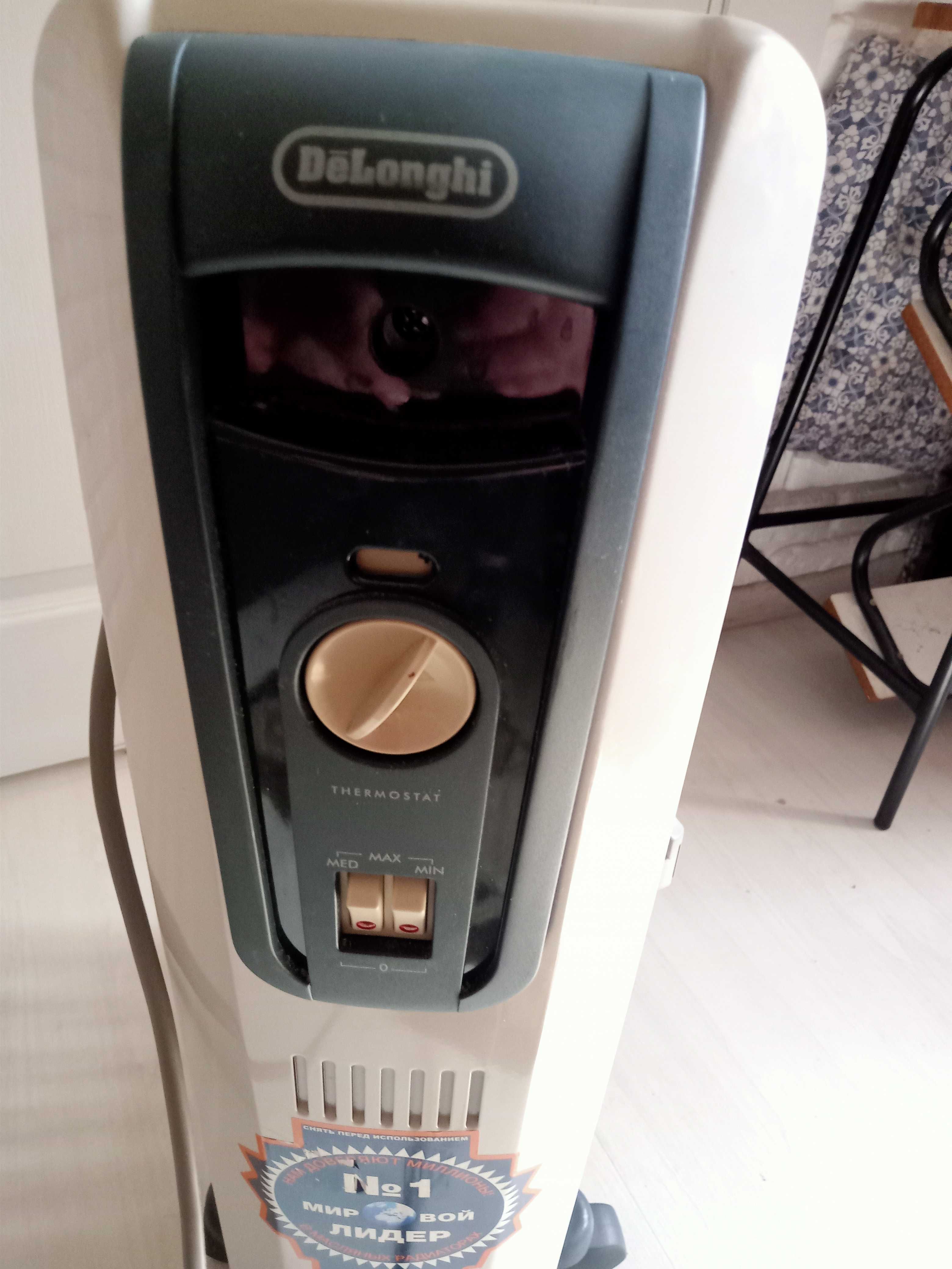 Масляний обігрівач DeLonghi