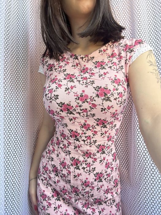 Легке жіноче плаття