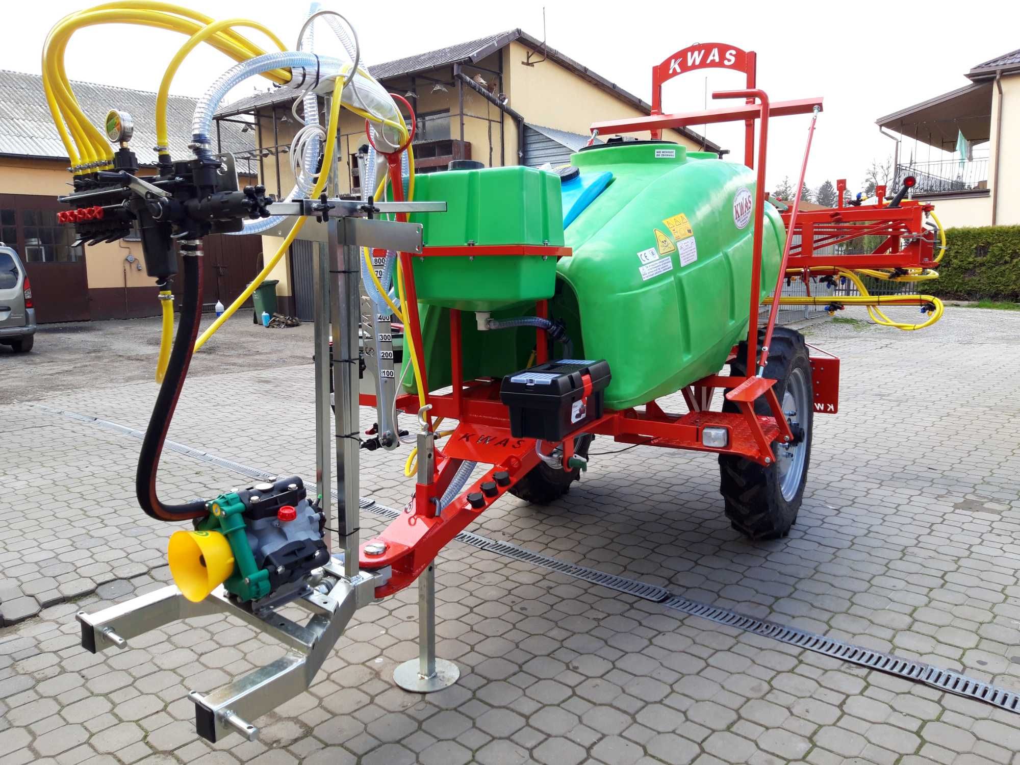 Opryskiwacz na kołach ciągany przyczepiany KWAS 1600l / 15m Producent