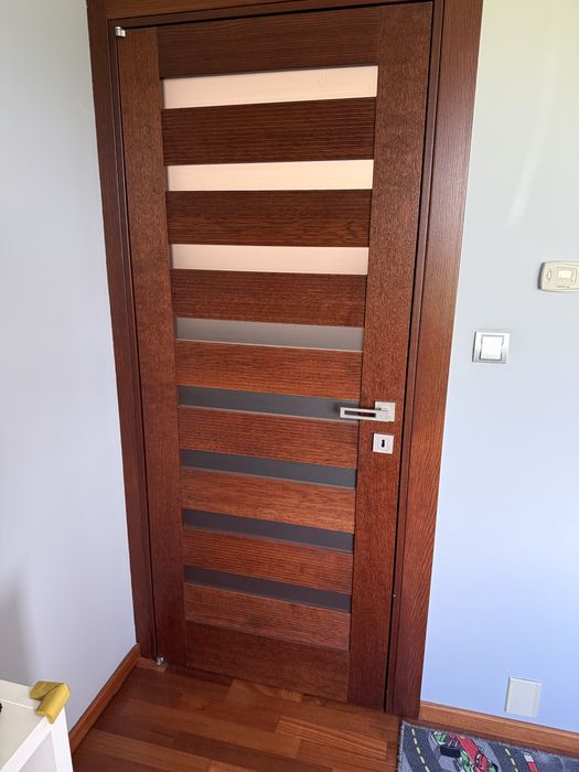 Drzwi z liego drewna