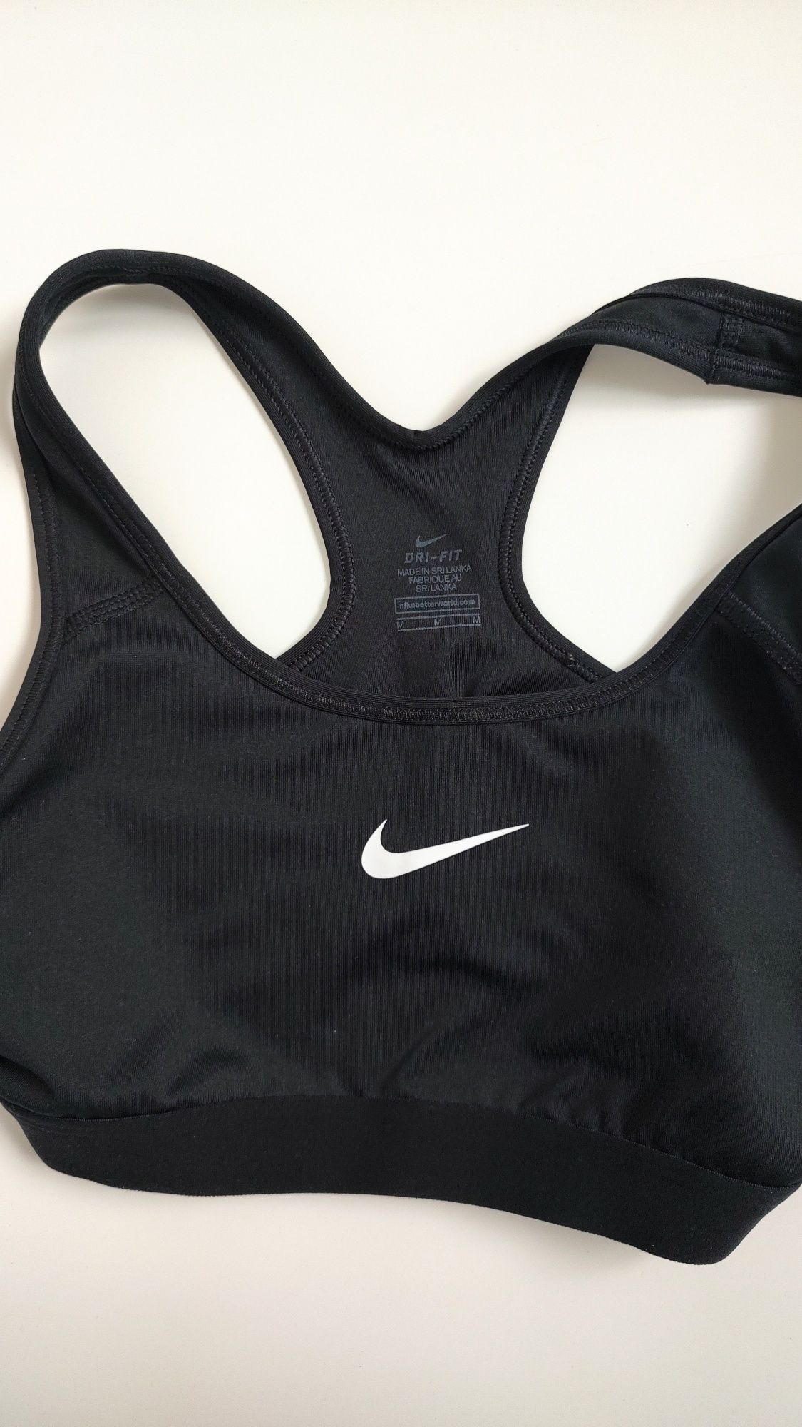 Спортивний топ Nike