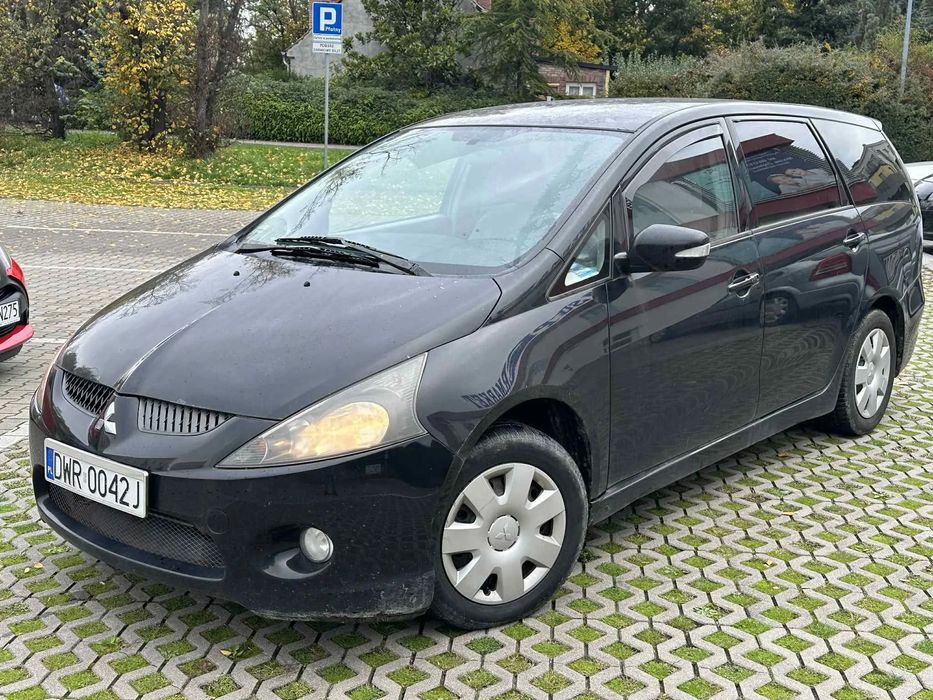 Mitsubishi Grandis 2.4 benzyna, lpg 2004 7 -osobowy
